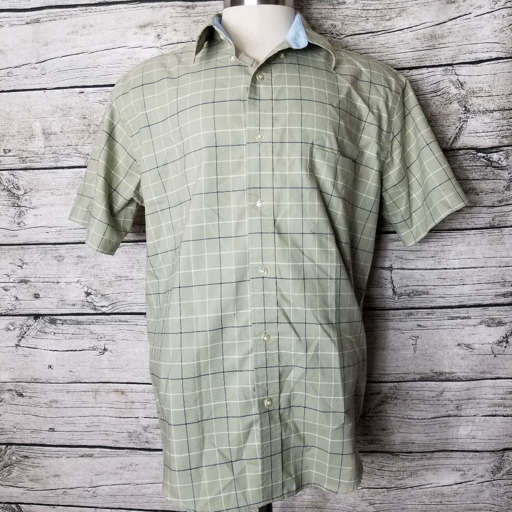 St John's Bay Iron free Button Down Shirt Size Large.Pit to pit approx:  23.5